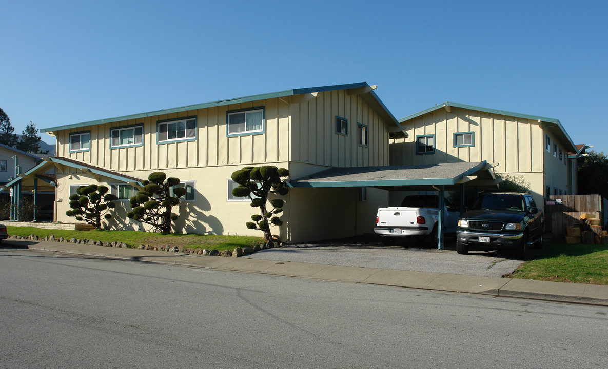 1376 Adobe Dr in Pacifica, CA - Building Photo