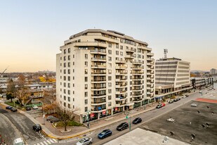 Le Baron 2 in Montréal, QC - Building Photo