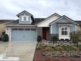 3832 Lookout Dr in Modesto, CA - Building Photo