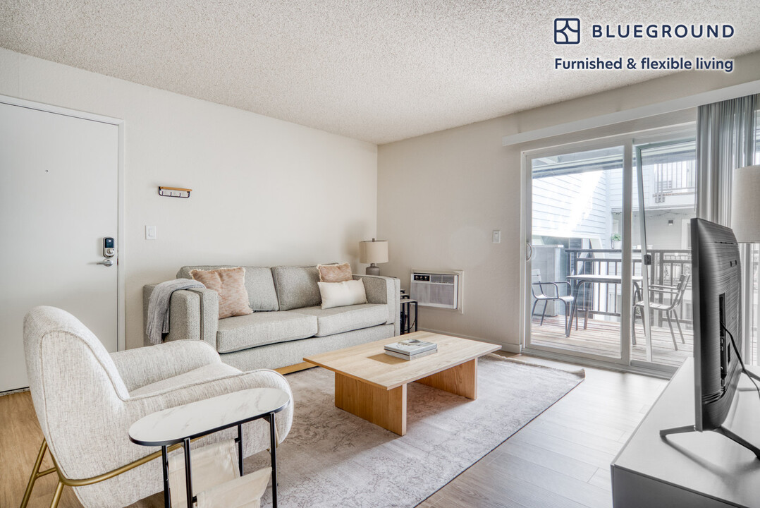 2850 Middlefield Rd, Unit FL2-ID1259 in Palo Alto, CA - Building Photo