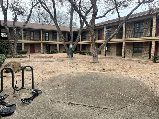 1421 S 12th St in Waco, TX - Building Photo - Building Photo