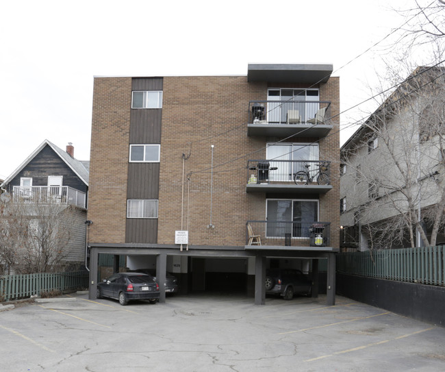 1625 11th Ave SW in Calgary, AB - Building Photo - Building Photo