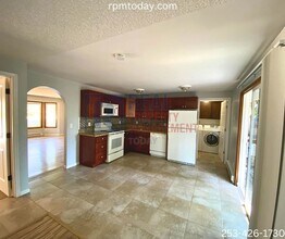 8220-8222 143rd St Ct NW in Gig Harbor, WA - Building Photo - Building Photo