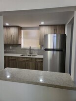 9373 Fontainebleau Blvd in Miami, FL - Building Photo