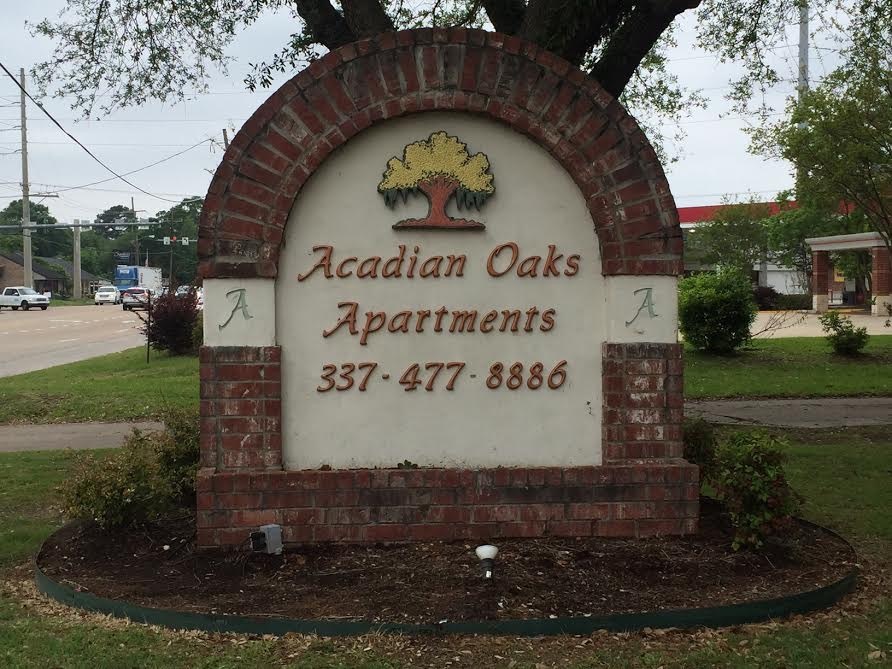 Acadian Oaks Apartments in Lake Charles, LA - Building Photo