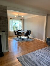 1198 Croyden Rd in Lyndhurst, OH - Foto de edificio - Building Photo