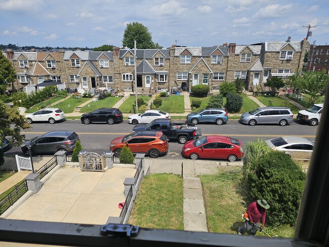1268 Stirling St in Philadelphia, PA - Building Photo - Building Photo