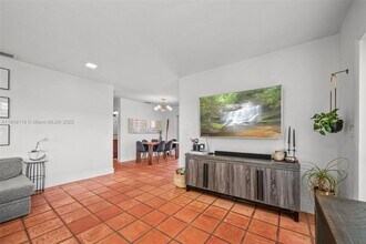 8750 SW 125th Terrace in Miami, FL - Building Photo - Building Photo