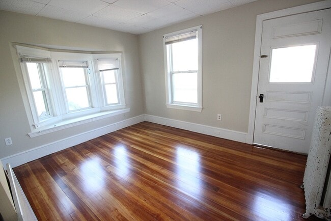 14 Dow St, Unit 2 in Somerville, MA - Building Photo - Building Photo