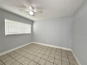15800 NW 39th Pl in Opa Locka, FL - Building Photo - Building Photo
