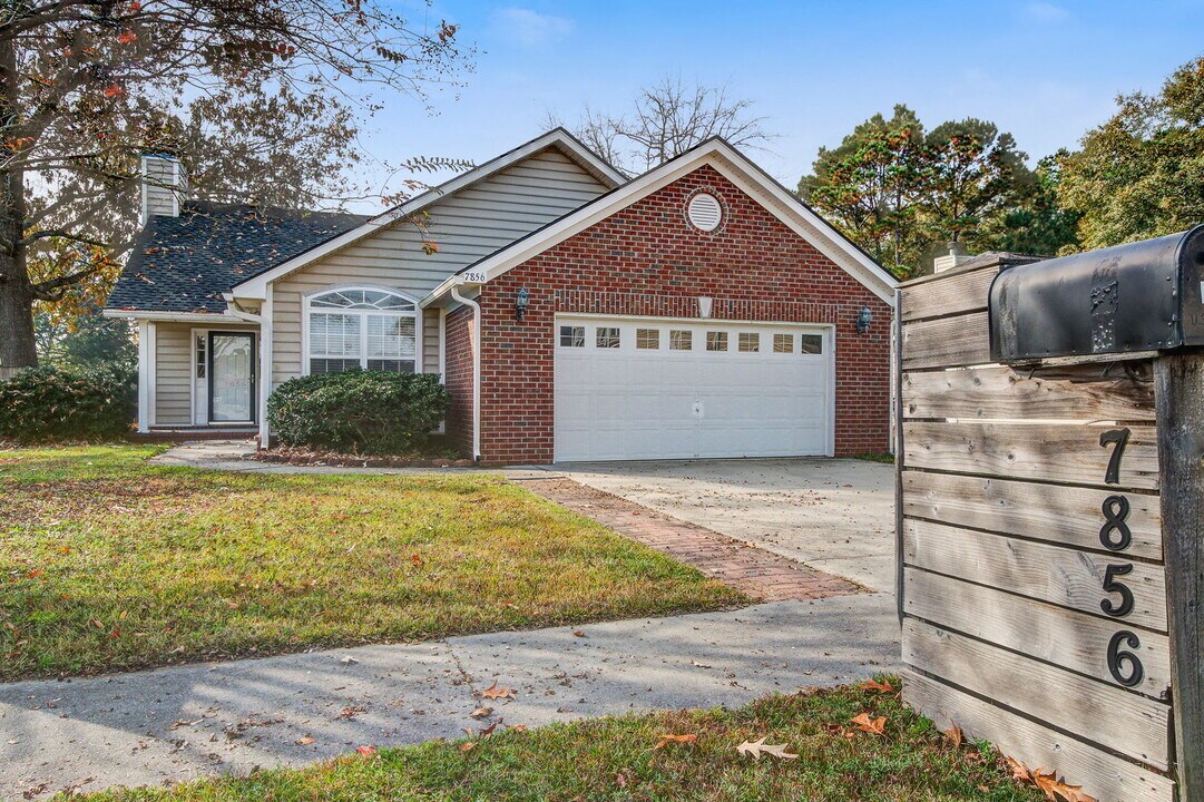 7856 High Maple Cir in North Charleston, SC - Building Photo