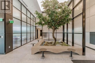 3220-3220 William Coltson Ave in Oakville, ON - Building Photo - Building Photo