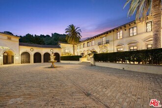 75 Beverly Park Ln in Beverly Hills, CA - Building Photo - Building Photo