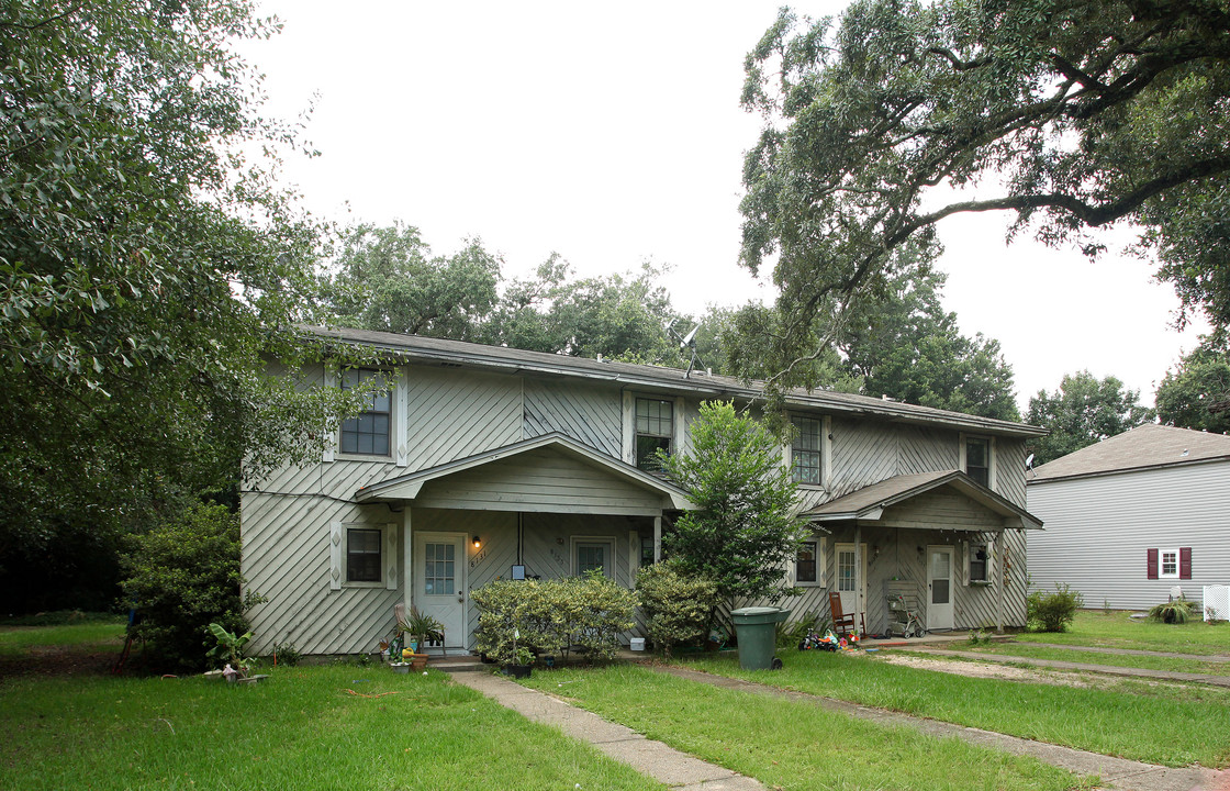 8131-8137 Stonebrook Dr in Pensacola, FL - Building Photo