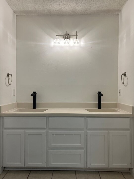 714 Parkview Cir in Hewitt, TX - Building Photo