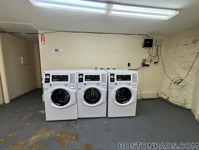 1539 Beacon St in Brookline, MA - Building Photo - Building Photo