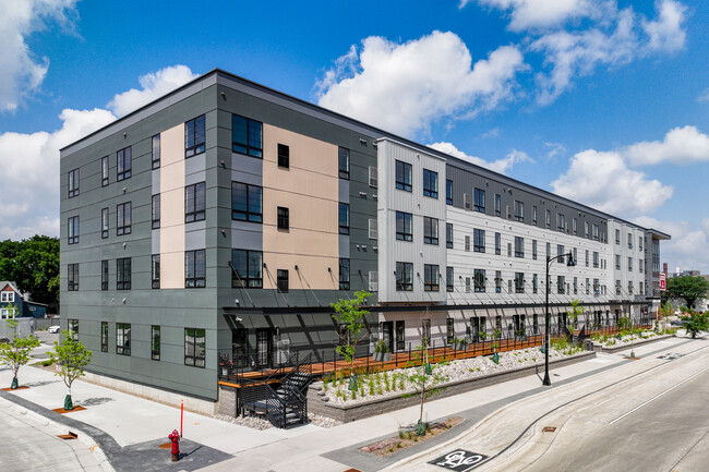 The Landing at 1001 NP in Fargo, ND - Building Photo - Building Photo