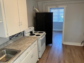 1504 Cleveland St in Columbia, SC - Foto de edificio - Building Photo