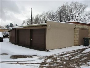 214 Tesuque in Santa Fe, NM - Foto de edificio - Building Photo