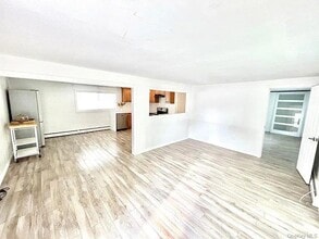 11 Marshall St in Massapequa, NY - Building Photo - Building Photo