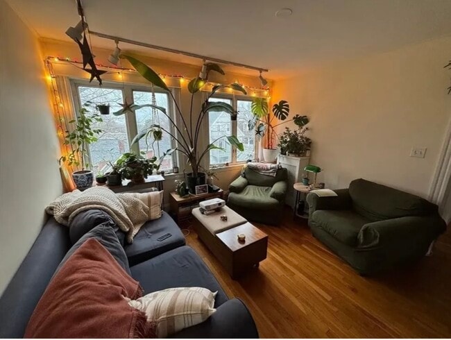 19 Sartwell Ave, Unit 3