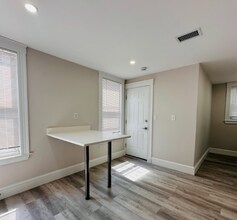 4 Sumner Sq, Unit 1 in Boston, MA - Foto de edificio - Building Photo
