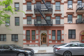 156 E 97th St in New York, NY - Building Photo - Building Photo