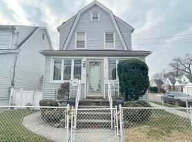 114 Pilgrim Pl, Unit 2 in Valley Stream, NY - Building Photo