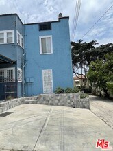737 N Harvard Blvd in Los Angeles, CA - Building Photo - Building Photo