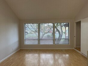 7134 SW 182nd Ave in Beaverton, OR - Building Photo - Building Photo