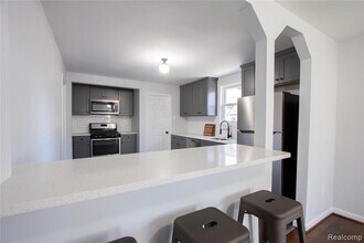 1308 E Milton Ave in Hazel Park, MI - Building Photo - Building Photo
