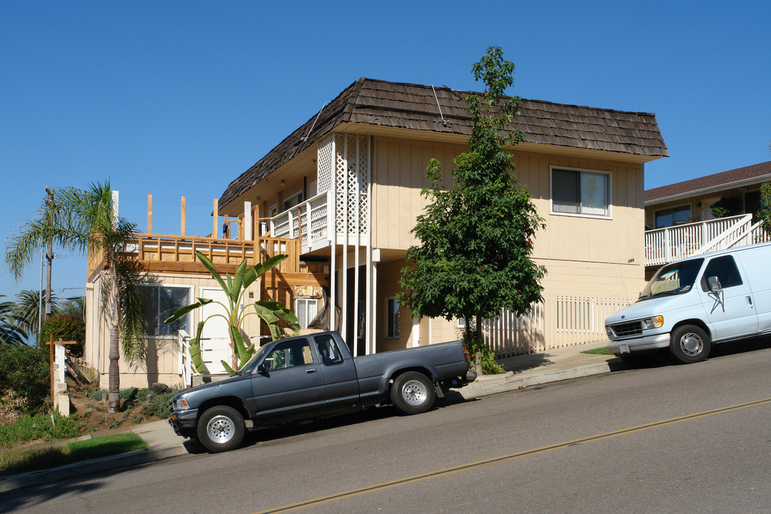 244 2nd St in Encinitas, CA - Building Photo