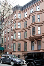 18 W 75th St in New York, NY - Building Photo - Primary Photo