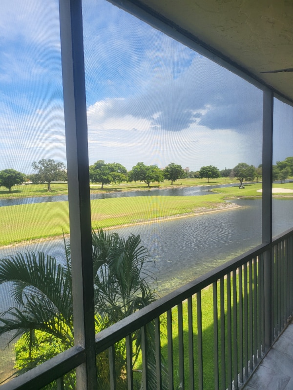 3100 W Rolling Hills Cir in Davie, FL - Building Photo - Building Photo