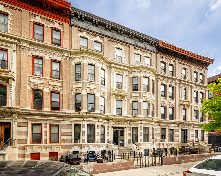 1387 Dean St in Brooklyn, NY - Foto de edificio