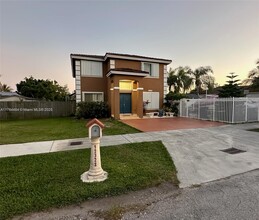 12328 SW 251st Terrace in Homestead, FL - Foto de edificio - Building Photo