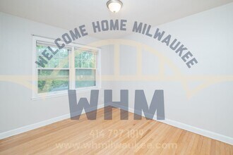 3254 S Kinnickinnic Ave in Milwaukee, WI - Building Photo - Building Photo