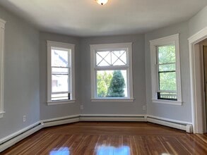 24 Huxley Ave in Providence, RI - Building Photo - Building Photo