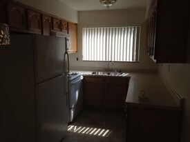 33300 Freedom Rd, Unit 12 country apartments in Farmington, MI - Building Photo