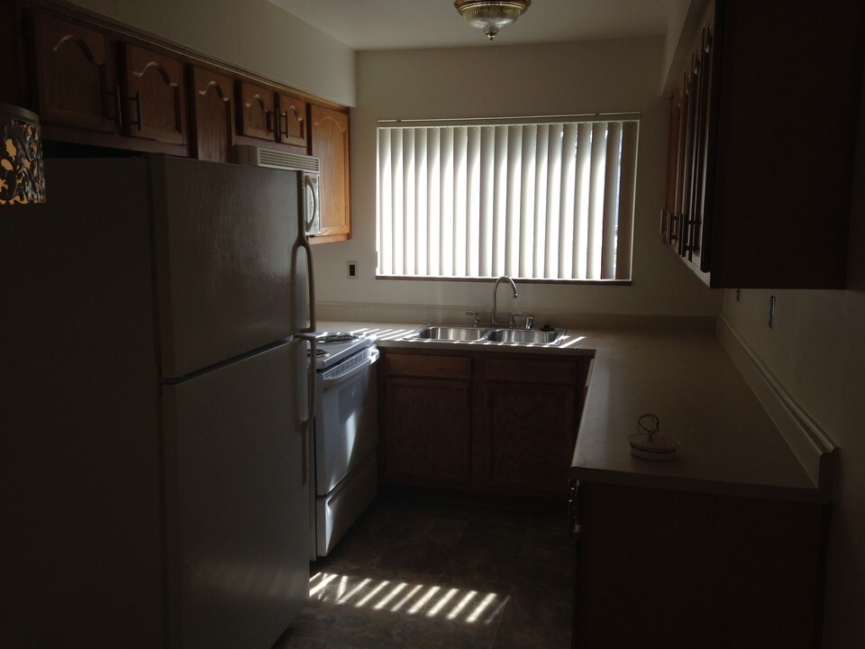 33300 Freedom Rd, Unit 12 country apartments in Farmington, MI - Building Photo