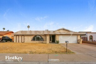 8427 N 47th Dr in Glendale, AZ - Building Photo