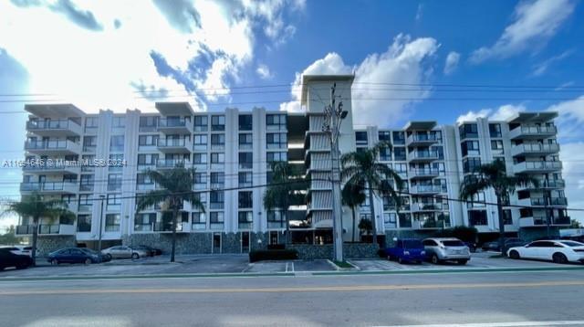 9800 W Bay Harbor Dr, Unit 504 in Bay Harbor Islands, FL - Building Photo