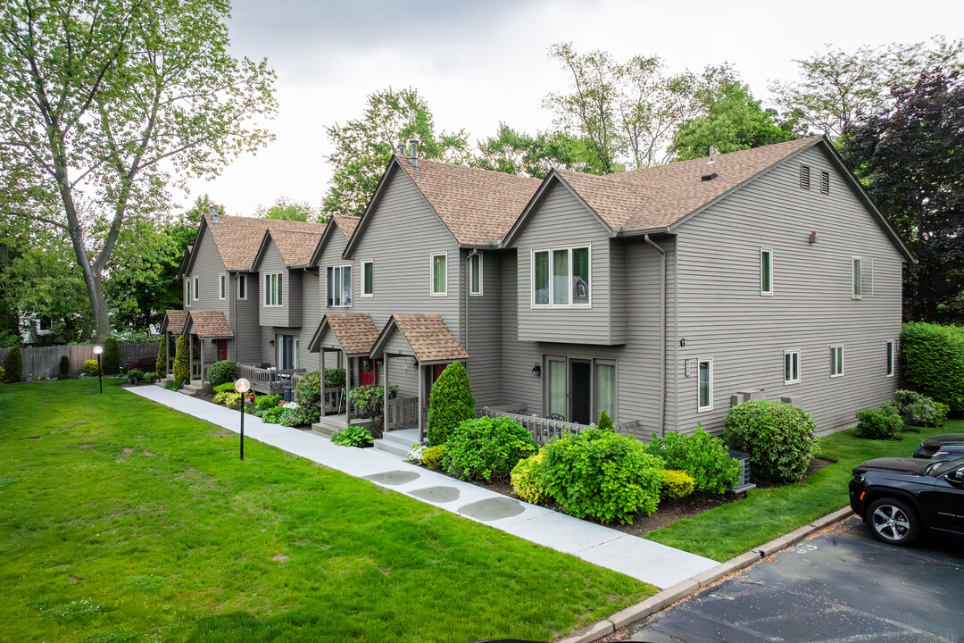 Oaklawn in Cranston, RI - Building Photo