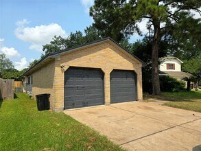 10511 Stormy Sky Dr in Houston, TX - Building Photo - Building Photo