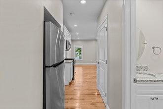 376 Arnolds Neck Dr, Unit 2l in Warwick, RI - Building Photo - Building Photo