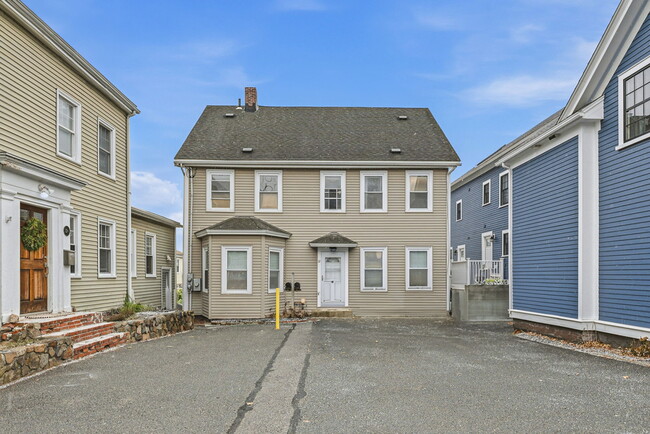 12 Osborne Street, Unit 2