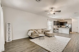 3901 Fort Collins Way in Austin, TX - Building Photo - Building Photo