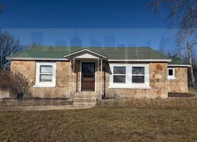 26809 State Hwy 32 in Lebanon, MO - Building Photo