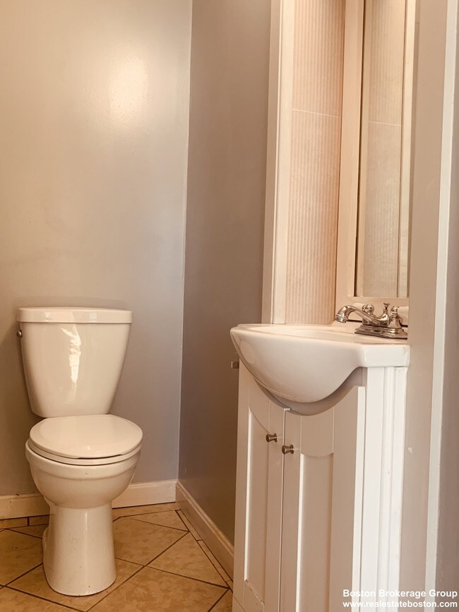 1 Folsom Ave in Boston, MA - Foto de edificio - Building Photo