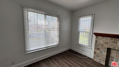 1709 W 70th St in Los Angeles, CA - Building Photo - Building Photo